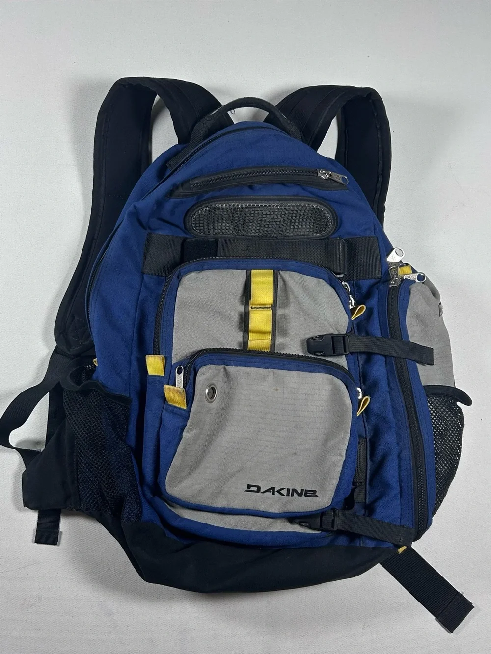 Dakine Mission 26L Skateboard/Snowboard Backpack Bag Colorblock Utility